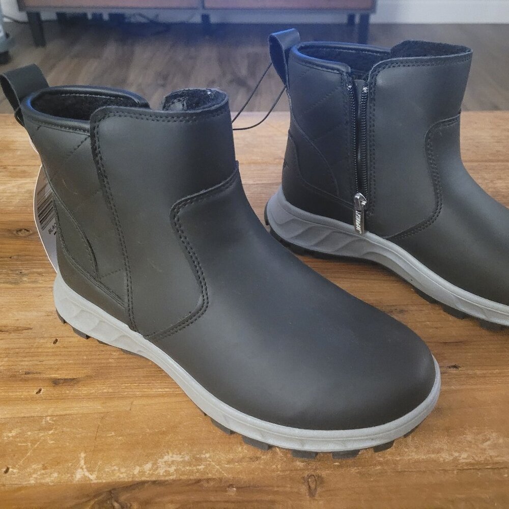 NWT Khombu All Weather Boots